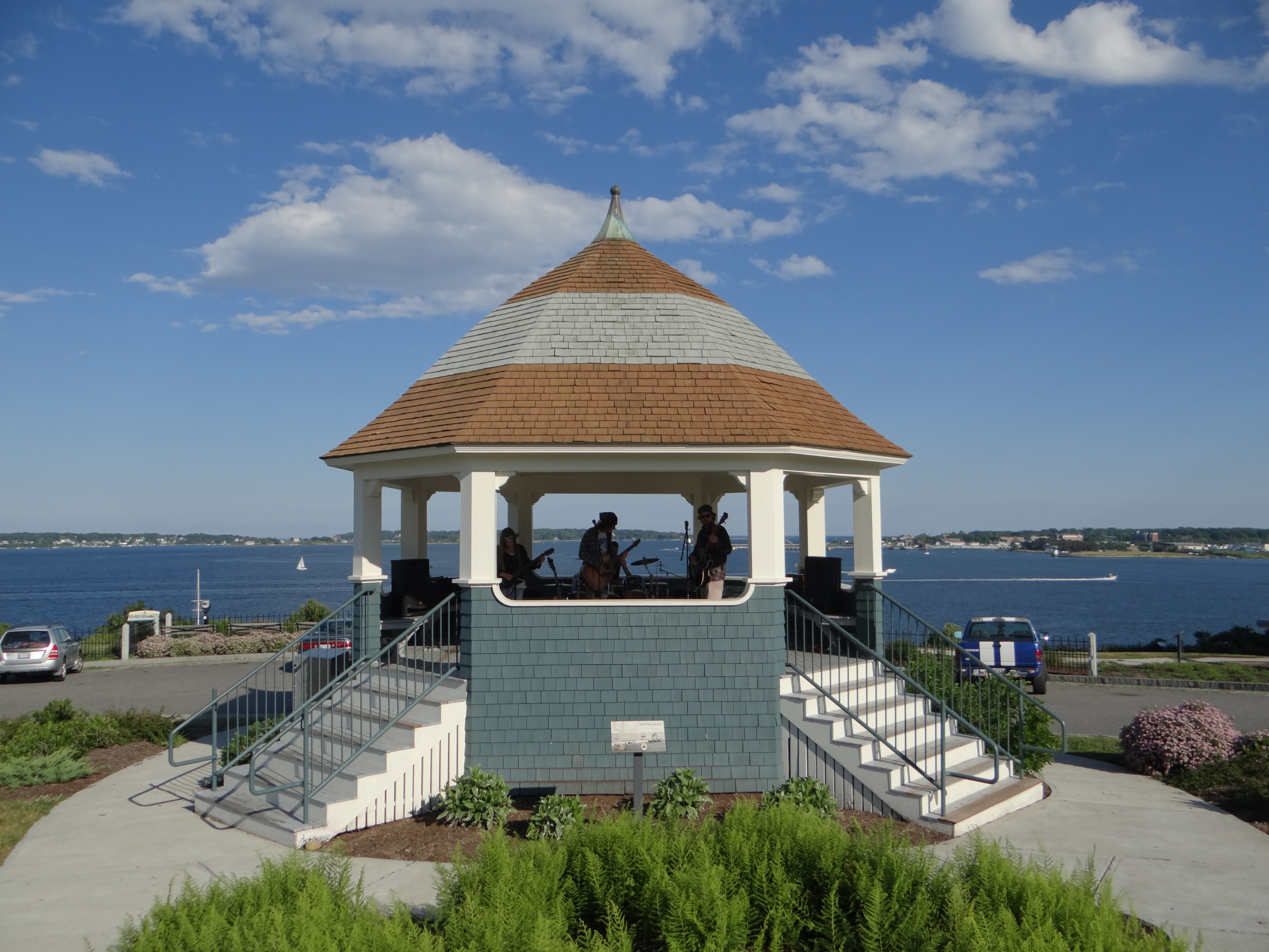 the band plays at thegazebo at fort allen part of make music portland